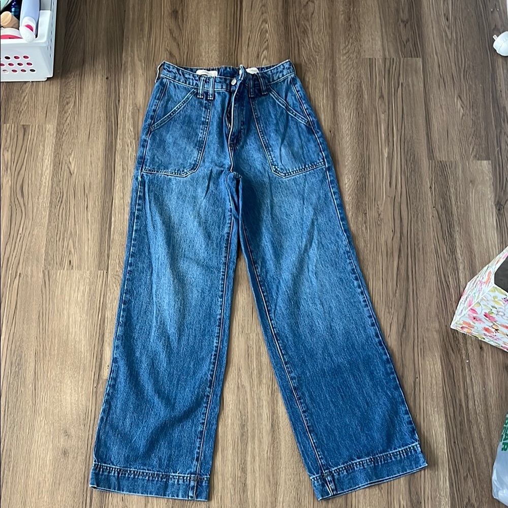 Women’s 4/R - High rise wide leg Universal thread jeans